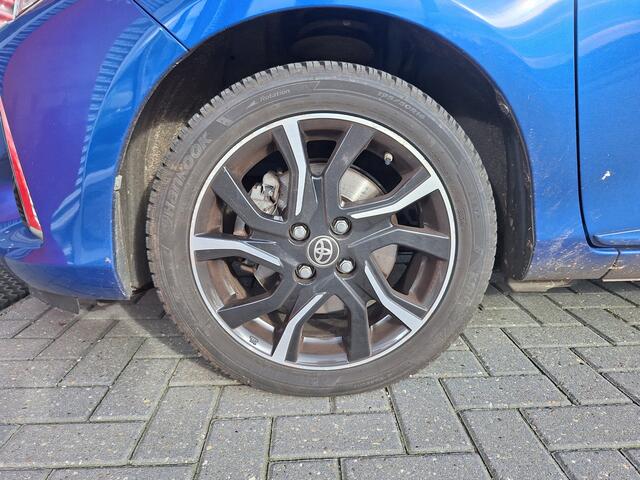 Toyota YARIS 1.5 Hybrid Bi-Tone met fietsendragerhouder