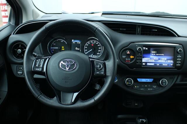 Toyota YARIS 1.5 Hybrid Aspiration |Clima|Getint glas|LM velgen|Mistlampen|Leder stuur|Metallic lak