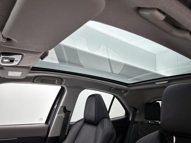 Toyota YARIS Cross 1.5 Hybrid Executive | Panoramadak | Stoelverwarming | Elek. achterklep | LM velgen | Caleche