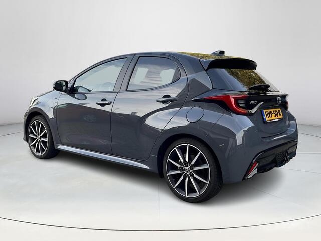 Toyota YARIS 1.5 Hybrid 130 GR Sport Plus Pack | All-in prijs | NAP! | Panoramadak | Camera |