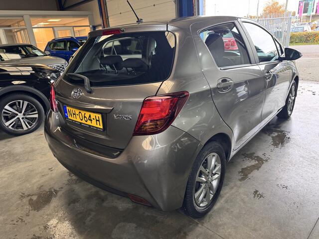 Toyota YARIS 1.3 VVT-i Trend | Acc Airco | Acht.Camera | Bleu-Tooth | Goed onderhouden | Winterset LM optioneel |