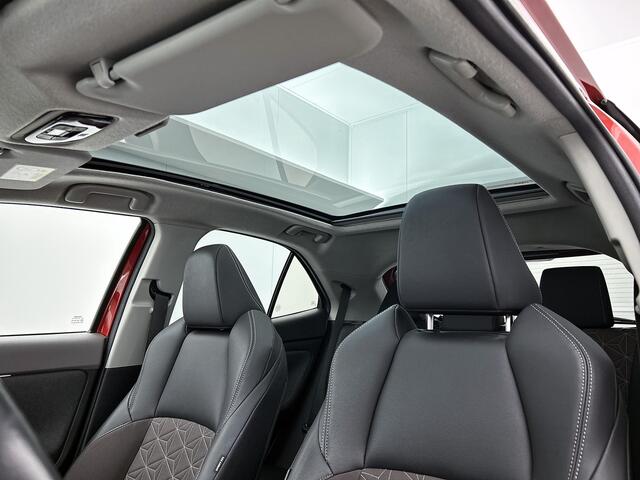 Toyota YARIS Cross 1.5 Hybrid Executive | Pano dak | Leder interieur | Afneembare trekhaak |