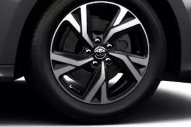 Toyota YARIS 1.5 Hybrid 115 Dynamic , Comfort Pack, Nieuw en snel leverbaar (december 2025) met ¤1.000,- voordeel