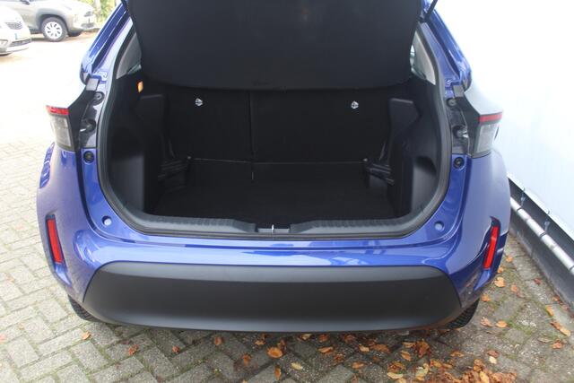 Toyota YARIS Cross 1.5 Hybrid GR Sport Apple carplay/ android auto l Armsteun l Elektrisch inklapbare buitenspiegels l Climate control l Achteruitrijcamera
