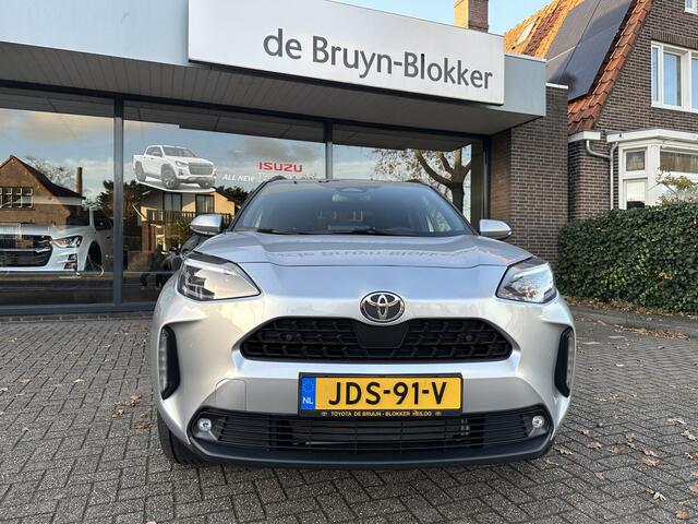 Toyota YARIS Cross 1.5 Hybrid 130pk Dynamic Comfort dodehoekdetectie / stoelverwarming / stuurwielverwarming / parkeersensoren voor + achter / Navigatie / Apple Carplay / Android Auto / parkeercamera / 10 jaar garantie / rijklaarprijs
