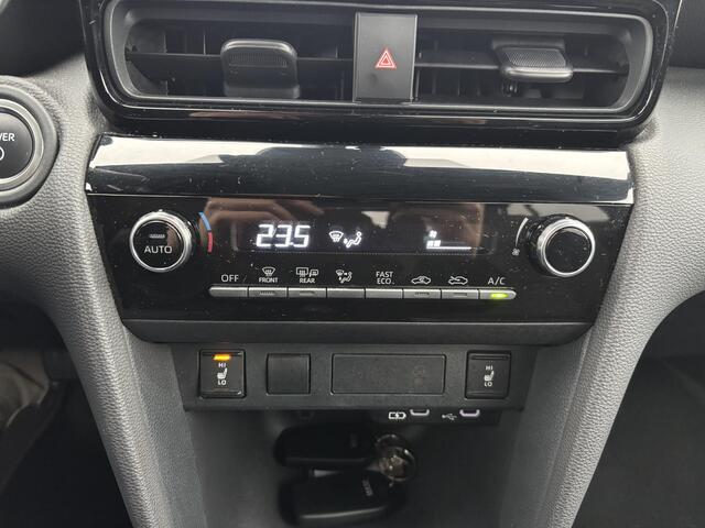 Toyota YARIS Cross 1.5 Hybrid 115 First Edition Comfortpack | Stoel en stuurverwarming | Aplle Carplay/Android Auto | NL auto | Parkeersensoren voor en achter | Toyota garantie tot 2035!