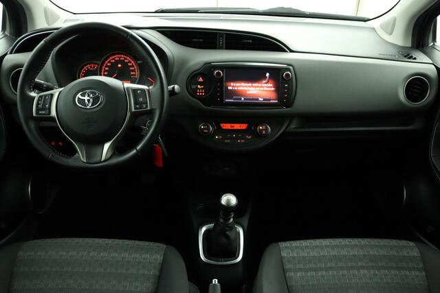Toyota YARIS 1.3 VVT-i Trend | Airco | Navigatie | Achteruitrijcamera | Bluetooth |