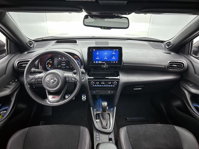 Toyota YARIS Cross 1.5 Hybrid GR Sport | Panoramadak | Dodehoek detector | Head up Display | JBL | Elektrische Achterklep |