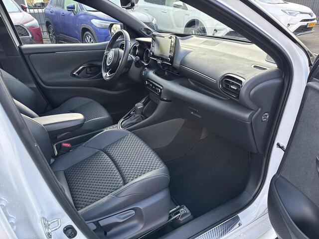 Toyota YARIS 1.5 Hybrid Executive | Navigatie | Appel CarPlay/Android auto | Achteruitrijcamera | Panoramadak | Head-Up display