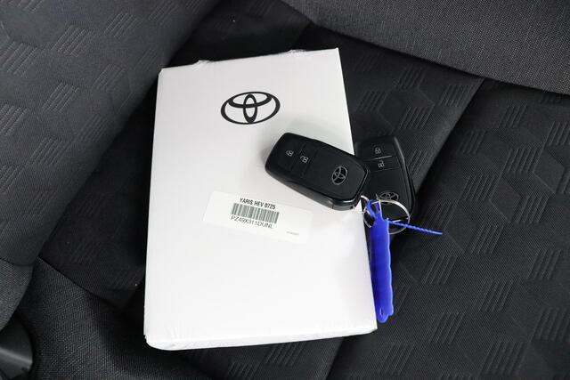 Toyota YARIS 1.5 Hybrid 115 Dynamic | Nieuw uit voorraad leverbaar! | 10 jaar fabrieksgarantie! |
