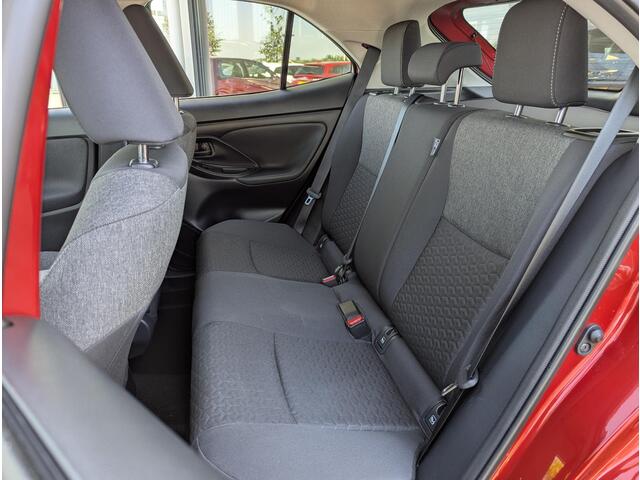 Toyota YARIS Cross 1.5 Hybrid Dynamic Limited | HUD | Elek. achterklep | Stoel- stuurverwarming | DAB | Camera