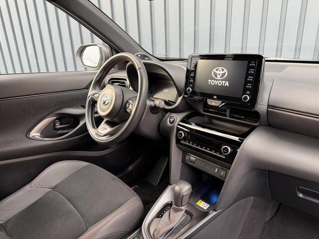 Toyota YARIS Cross 1.5 Hybrid GR Sport | JBL | 360 camera | Elektr. achterklep | Rijklaar!!