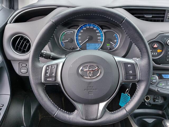 Toyota YARIS 1.5 Hybrid Automaat Trend 5-Deurs | Navi | Clima | Bluetooth Carkit+Streaming | Achteruitrijcamera | Stoelverwarming | Regensensor | Mistlampen | 15''lm
