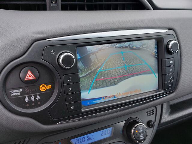 Toyota YARIS 1.5 Hybrid Automaat Trend 5-Deurs | Navi | Clima | Bluetooth Carkit+Streaming | Achteruitrijcamera | Stoelverwarming | Regensensor | Mistlampen | 15''lm