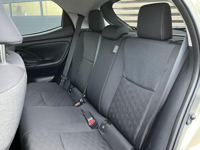 Toyota YARIS 1.5 Hybrid 115 First Edition