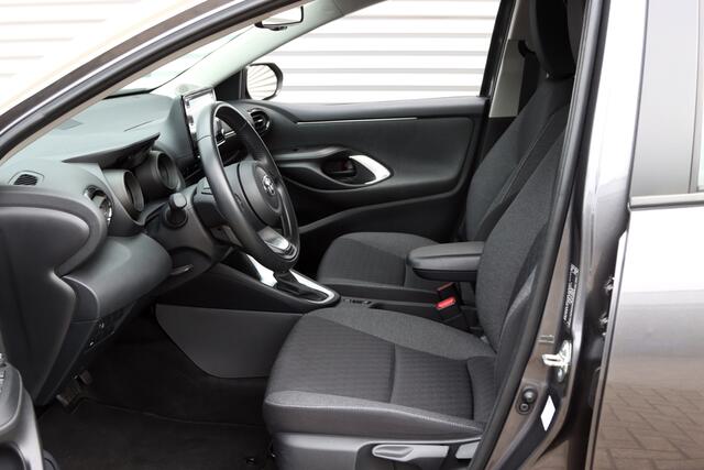 Toyota YARIS 1.5 Hybrid Style Iconic Head-Up / Safety Pack