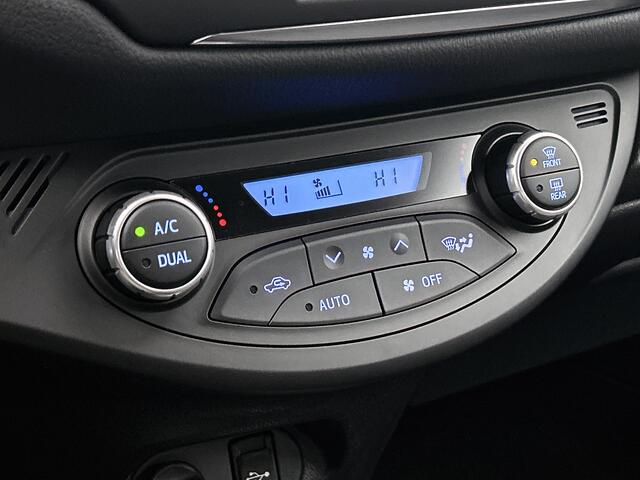 Toyota YARIS 1.5 Hybrid Bi-Tone Plus | Keyless entry