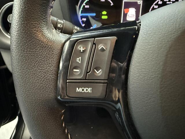 Toyota YARIS 1.5 Hybrid Energy Plus met trekhaak!