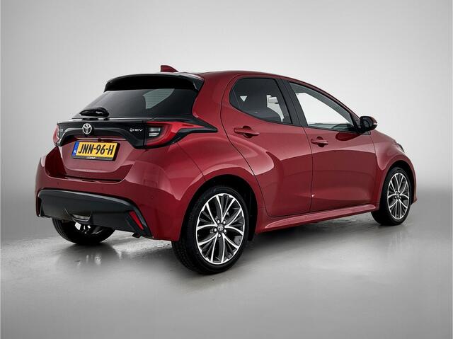 Toyota YARIS 1.5 Hybrid 130 Executive | JBL | Head-Up Display | Dodehoekdetectie | JBL | Sensoren V+A | Stuur + Stoelverwarming |