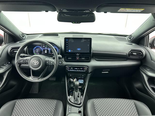Toyota YARIS 1.5 Hybrid 130 Executive | JBL | Head-Up Display | Dodehoekdetectie | JBL | Sensoren V+A | Stuur + Stoelverwarming |