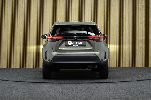 Toyota YARIS Cross 1.5 Hybrid 115 First Edition | Nieuw uit voorraad Leverbaar! | Parkeerhulp | Adaptive-cruise | Navigatie | Stoelverwarming | Apple Carplay & Android Auto | Camera | Keyless