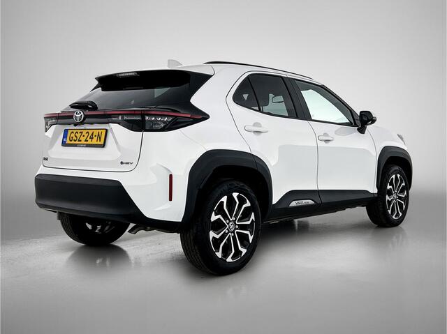 Toyota YARIS Cross 1.5 Hybrid 115 First Edition | NL-Auto | Apple Carplay -/ Android Auto | Parkeercamera |