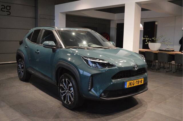 Toyota YARIS Cross 1.5 Hybrid 130 Team Player carplay camera cruise 17 inch !!