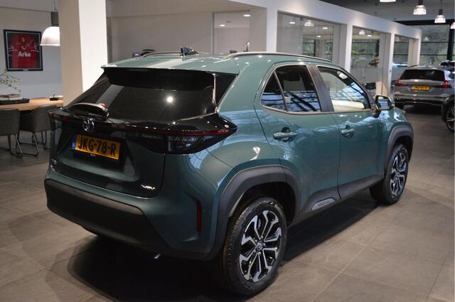 Toyota YARIS Cross 1.5 Hybrid 130 Team Player carplay camera cruise 17 inch !!