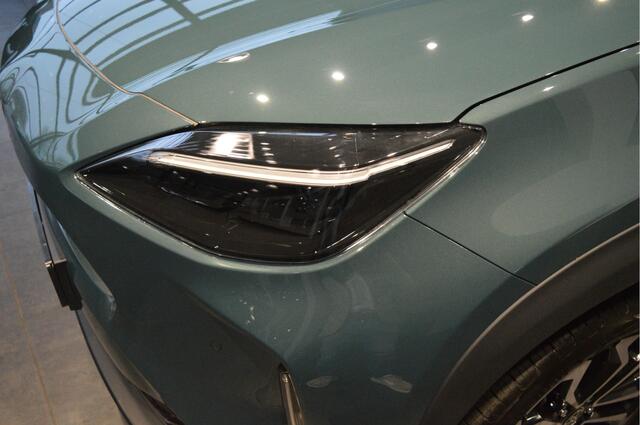 Toyota YARIS Cross 1.5 Hybrid 130 Team Player carplay camera cruise 17 inch !!