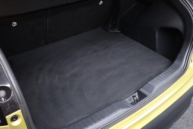 Toyota YARIS Cross 1.5 Hybrid Launch Edition | Panoramadak | Adaptive-cruise | Trekhaak | Elek. Achterklep | Camera | Clima | Apple Carplay & Android Auto | Keyless | Stoel & Stuurverwarming