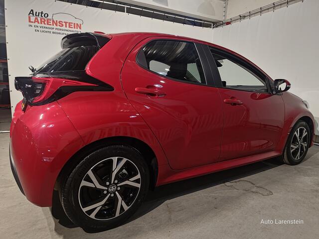 Toyota YARIS 1.5 Hybrid 116pk First Style Edition 5 Drs Carplay / A.Camera / Dodehoek / Adapt.Cruise C. Winter Pack / 16 INCH LM Velgen