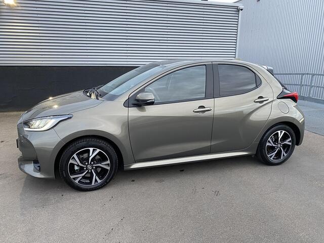 Toyota YARIS 1.5 Hybrid 115 First Edition Navigatie Apple CarPlay/Android Auto, achteruitrij camera, adaptieve cruise control, keyless, NL auto!