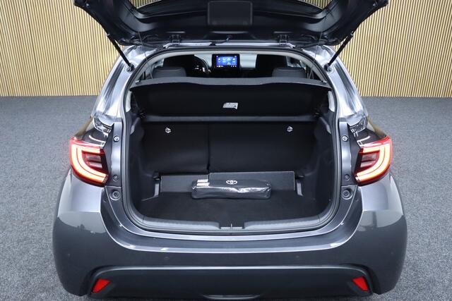 Toyota YARIS 1.5 Hybrid 115 Executive Edition | Facelift | Dodehoekdetectie | Parkeerhulp | Adaptive-cruise | Maps Navigatie | Apple Carplay & Android Auto | Camera | Keyless | Clima