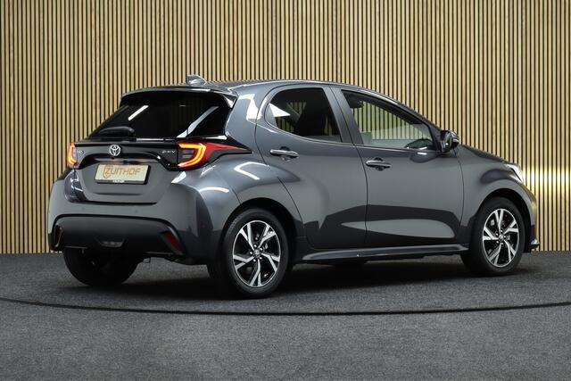 Toyota YARIS 1.5 Hybrid 115 Executive Edition | Facelift | Dodehoekdetectie | Parkeerhulp | Adaptive-cruise | Maps Navigatie | Apple Carplay & Android Auto | Camera | Keyless | Clima