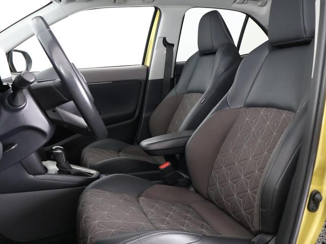 Toyota YARIS Cross 1.5 HYBRIDE EXECUTIVE BI-TONE GARANTIE TOT 9-2032 DODE HOEK DETECTIE.STOEL VERWARMING.TREKHAAK