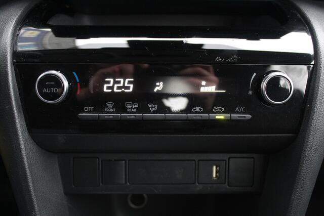 Toyota YARIS Cross 1.5 Hybrid Automaat All season banden l Adaptief cruise control l Navi l Apple/Android carplay l Armsteun l Elektrisch inklapbare buitenspiegels l Climate control l Achteruitrijcamera l VDL auto