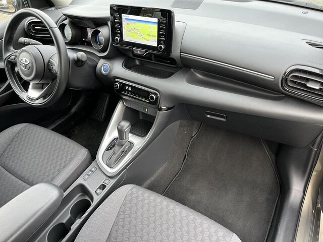 Toyota YARIS 1.5 Hybrid Dynamic | Navigatie | Carplay | Licht metalen velgen | LED koplampen | Keyless entry |