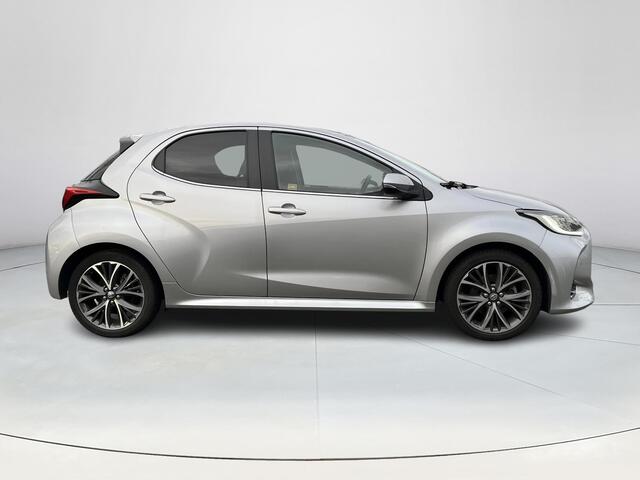 Toyota YARIS 1.5 Hybrid Executive | Navigatie | Stoelverwarming | LED koplampen | 17 inch LM-velgen |