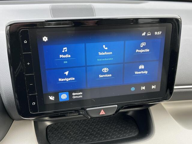 Toyota YARIS 1.5 Hybrid Executive | Navigatie | Stoelverwarming | LED koplampen | 17 inch LM-velgen |