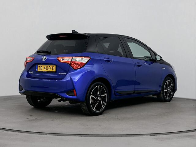 Toyota YARIS 1.5 Hybrid Bi-Tone Plus | Panoramadak | NL-Auto | Parkeercamera | Cruise Control |