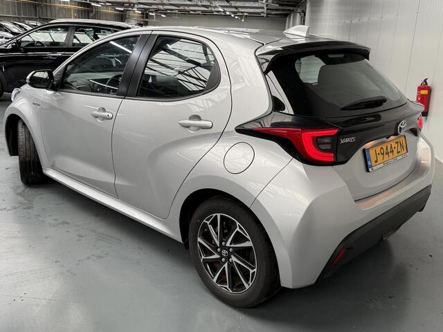 Toyota YARIS 1.5 Hybrid Dynamic 1e eigenaar, NL auto, slechts 30465 KM, Dealeronderhouden, Navi, Keyless, Lichtmetalen velgen etc.