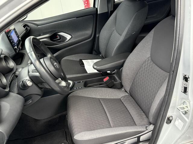 Toyota YARIS 1.5 Hybrid Dynamic 1e eigenaar, NL auto, slechts 30465 KM, Dealeronderhouden, Navi, Keyless, Lichtmetalen velgen etc.