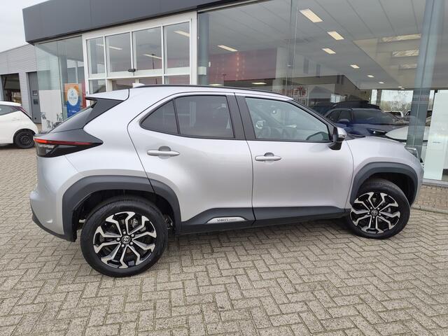 Toyota YARIS 1.5 Hybrid 115 First Edition | Sensoren v/a | Android Auto | Stu