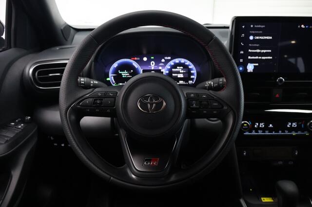 Toyota YARIS 1.5 Hyb 130 GR Sport Automaat | Camera | Winter Pakket | Keyless