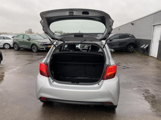 Toyota YARIS 1.5 Hybrid Trend Automaat, achteruitrij camera, cruise control, elektr. climate control, navigatie, start/stop systeem, boekjes compleet