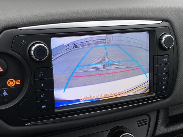Toyota YARIS 1.5 Hybrid Trend Automaat, achteruitrij camera, cruise control, elektr. climate control, navigatie, start/stop systeem, boekjes compleet