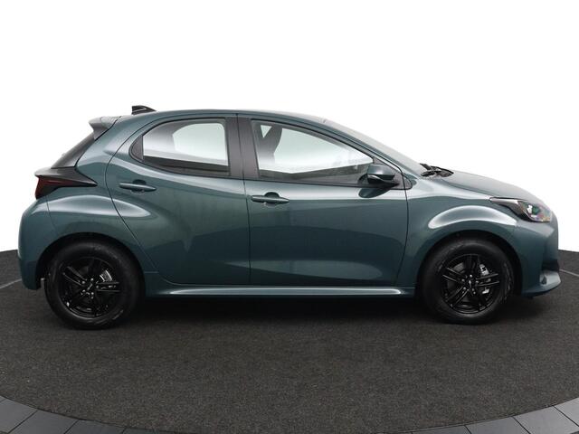 Toyota YARIS 1.5 Hybrid 115 Comfort | ADG XMAS EDITION | Lichtmetalen Velgen | Achteruitrijcamera | Apple Carplay | Android Auto |