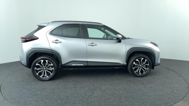 Toyota YARIS Cross 1.5 Hybrid Dynamic | Trekhaak | Navigatie | All seasonbanden | RIJKLAAR