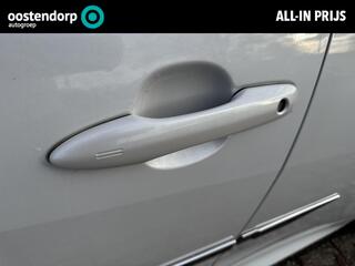 toyota-yaris-1.5-hybrid-bi-tone--0