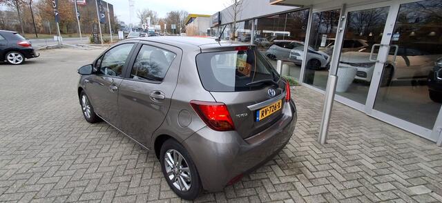 Toyota YARIS 1.5 Hybrid Aspiration Navi | All-in
